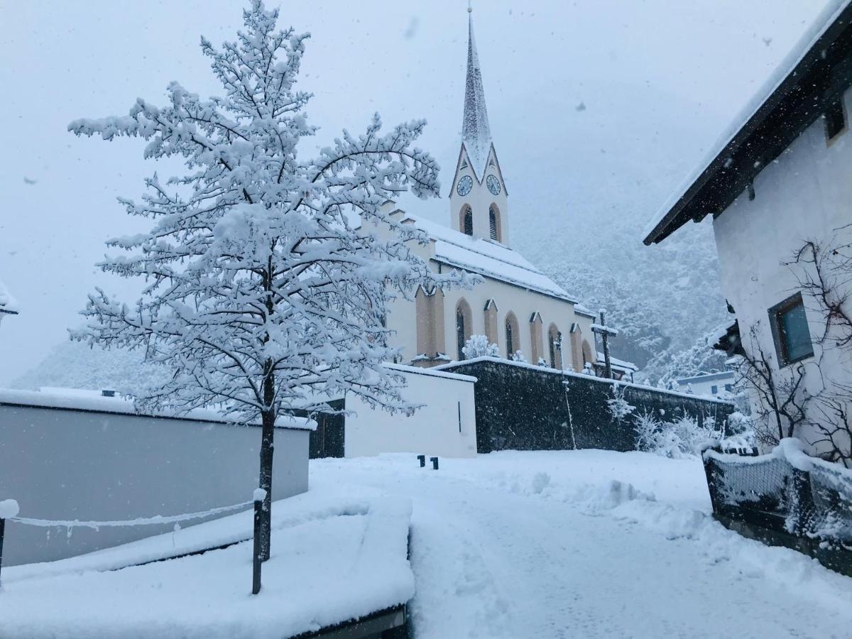 Apart Alp Line Apartment Mils bei Imst Bagian luar foto