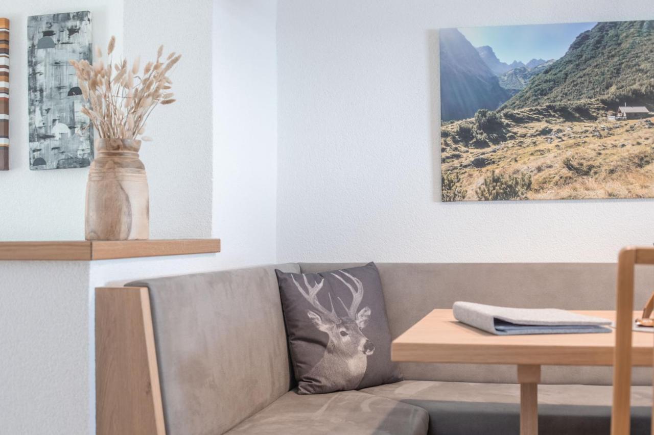 Apart Alp Line Apartment Mils bei Imst Bagian luar foto