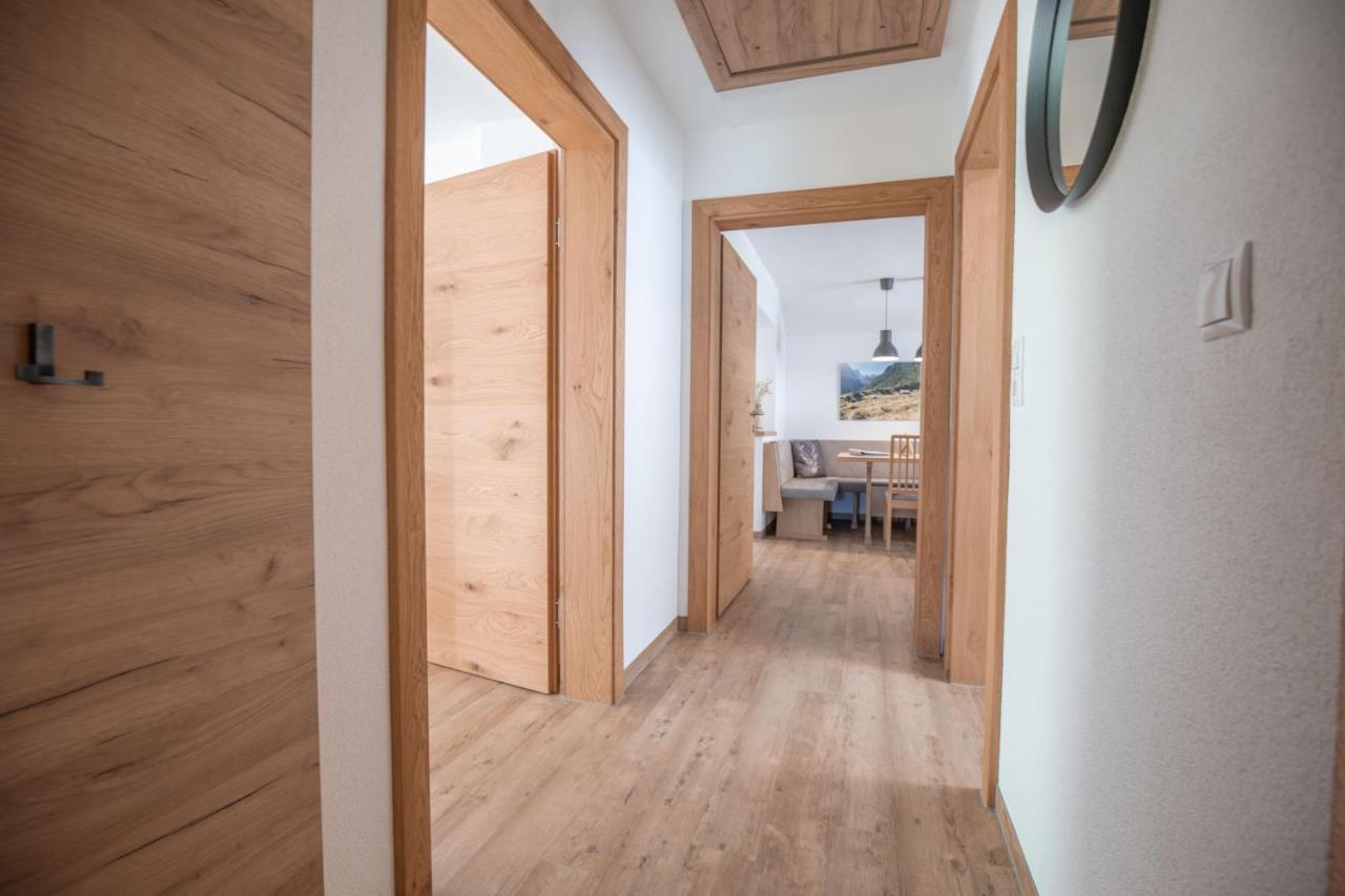 Apart Alp Line Apartment Mils bei Imst Bagian luar foto